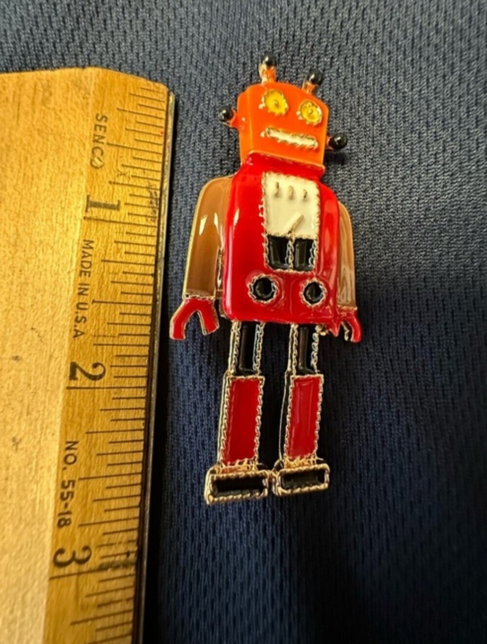 Red Robot Enamel Brooch - Picture 3 of 3